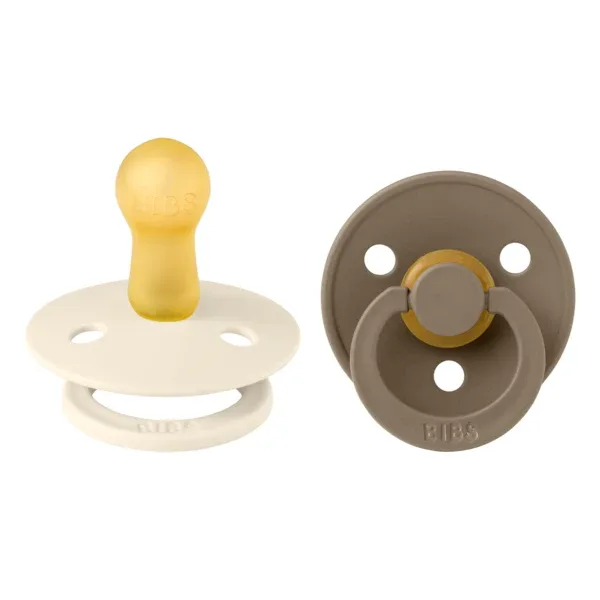 Set 2 suzete cu tetina rotunda Colour Latex, +6 luni, Ivory - Dark Oak, Bibs — preț și oferte