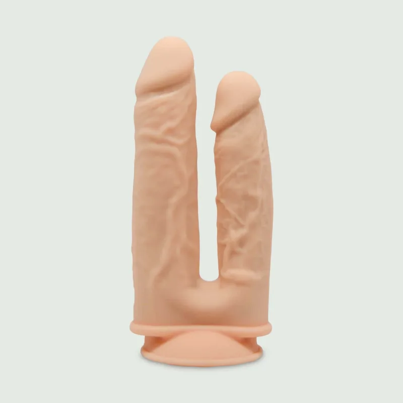 Dildo realist cu dublă vibrație, controlat de la distanță, din silicon de densitate dublă, cu ventuză - Flesh — preț și oferte