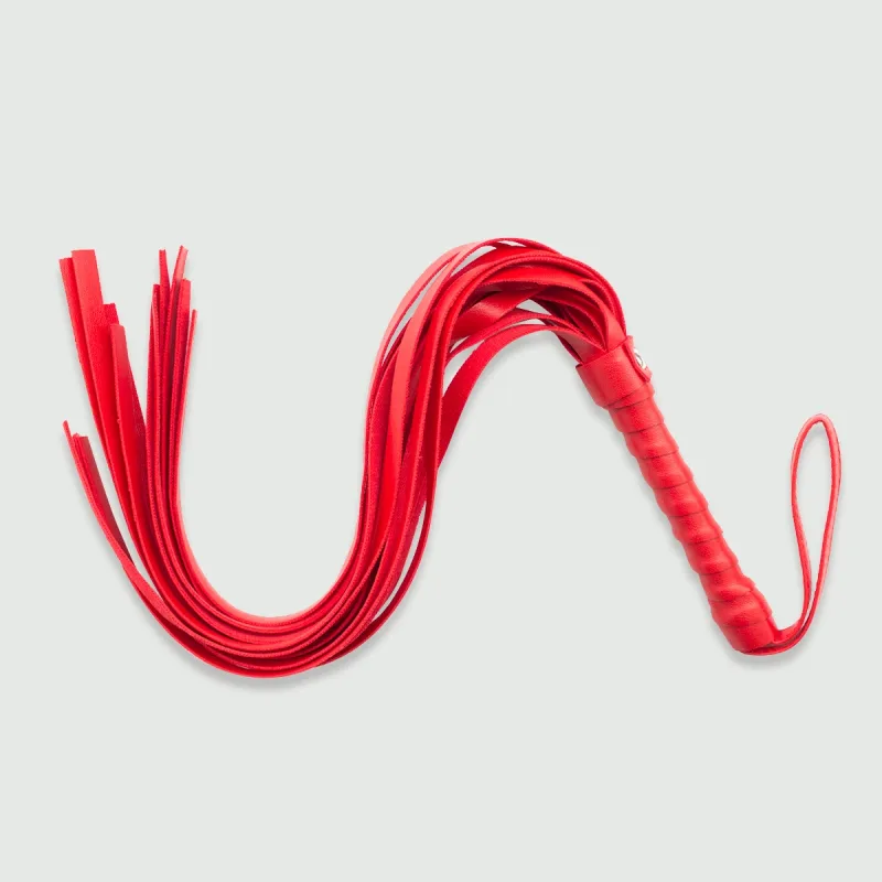 Flogger cu cozi din piele și mâner lucios - roșu — preț și oferte