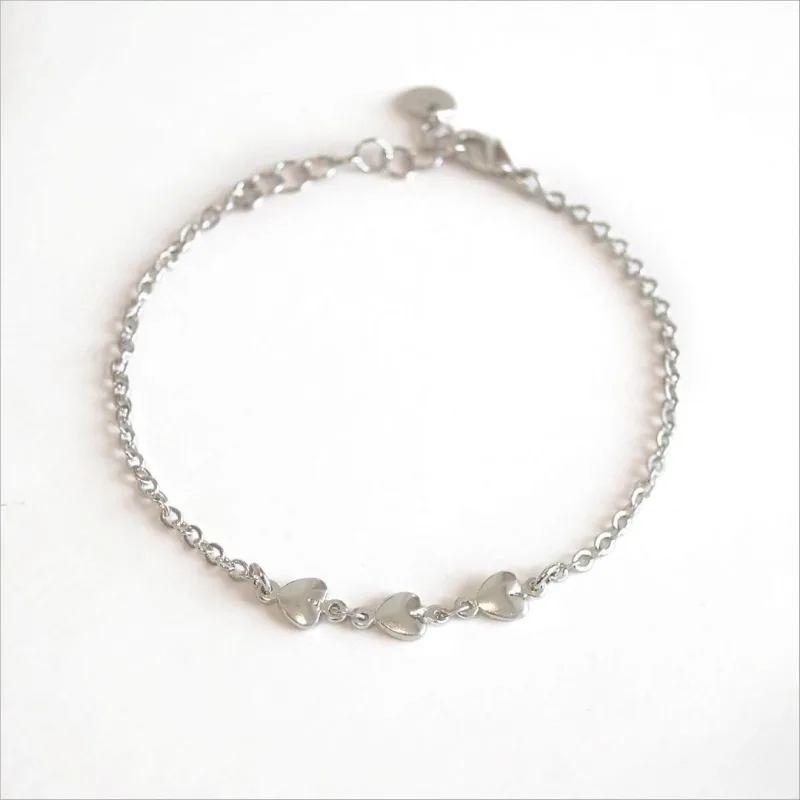 FARMA BIJOUX Brățară hipoalergenică argint cu inimi 19cm — preț și oferte