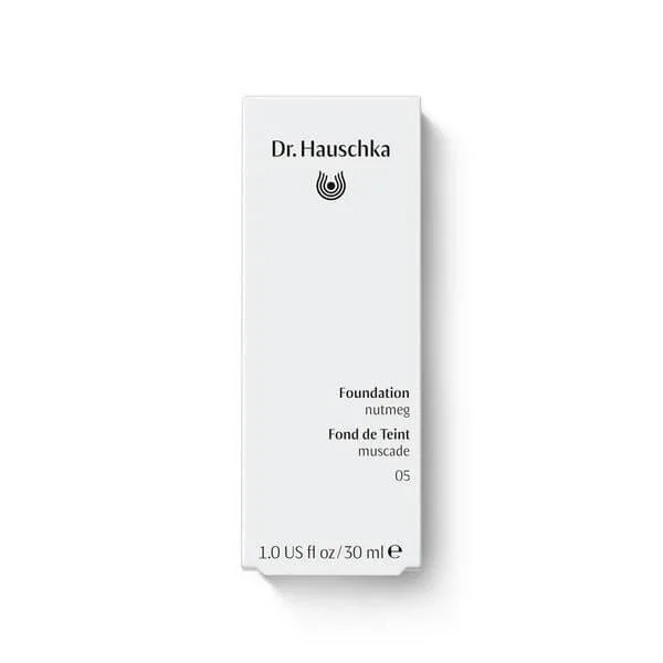 Dr. Hauschka Natural Foundation 05 Hazelnut Piele închisă 30ml — preț și oferte