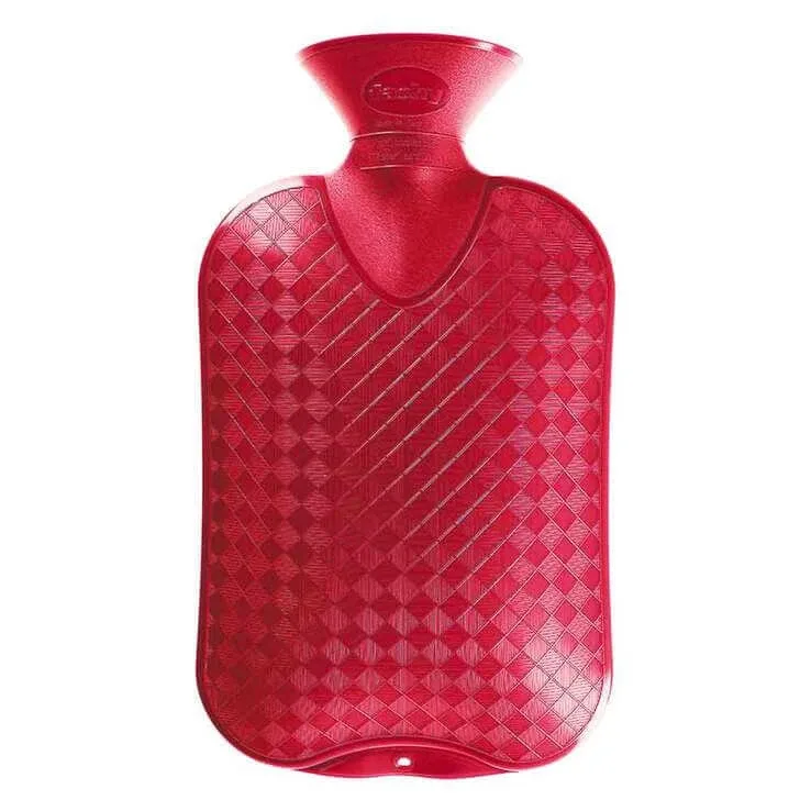 Sticlă cu apă caldă Fashy, model „Halblamelle”, culoare cranberry, 1 buc. n.v. — preț și oferte