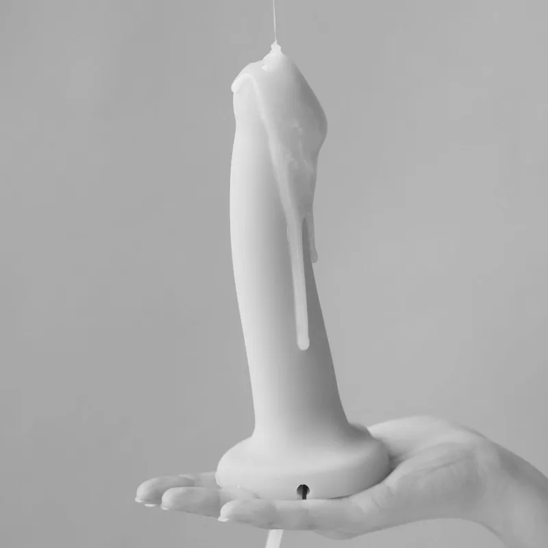 Dildo mic din silicon semi-realist, cu ejaculare – Culoare carne — preț și oferte