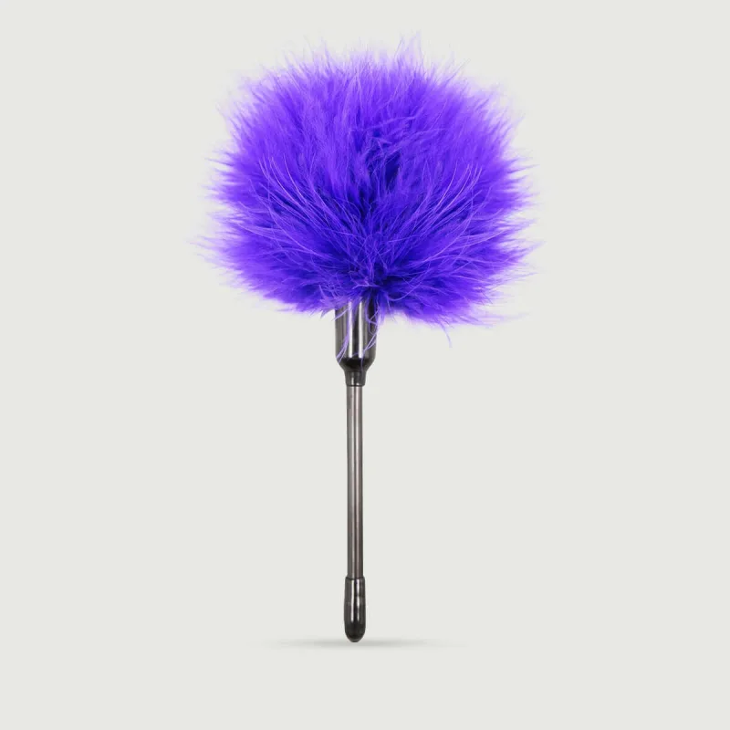 Păpușă de mângâiat cu pene și mâner special - Violet — preț și oferte