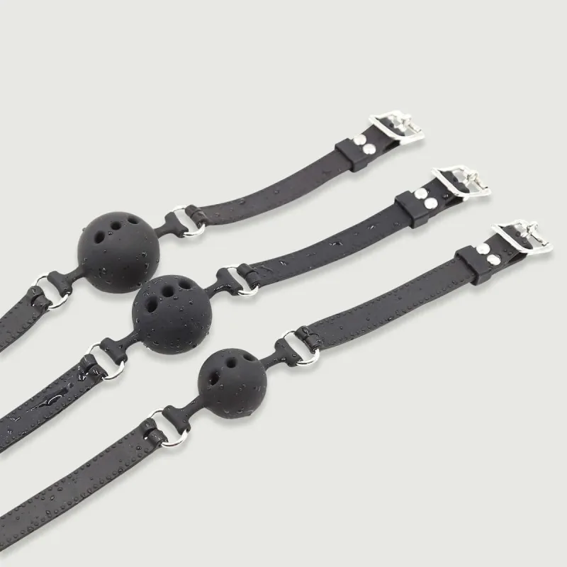 Set de 3 călușuri cu bilă, cu bilă din silicon perforată și curea reglabilă – Negru — preț și oferte